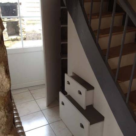 tiroirs sous escalier